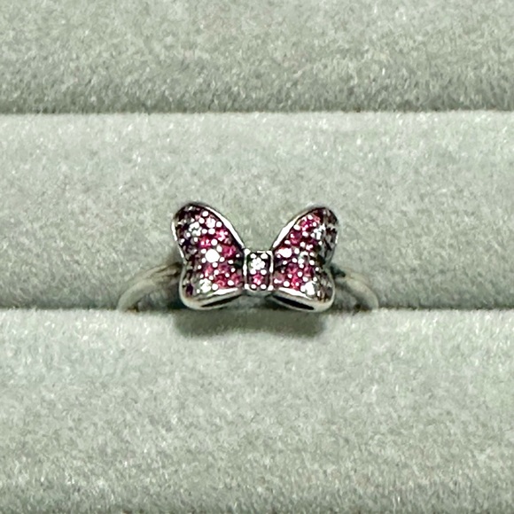 Pandora Disney Minnie Mouse Bow Ring - Picture 4 of 4